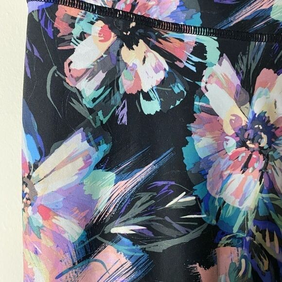 Fabletics Mid-Rise Printed Powerlite Capri Size S - Picture 6 of 13